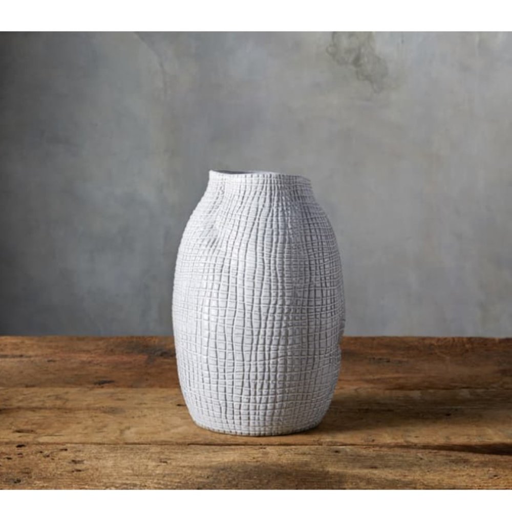 Kamaria Vase Small Arhaus